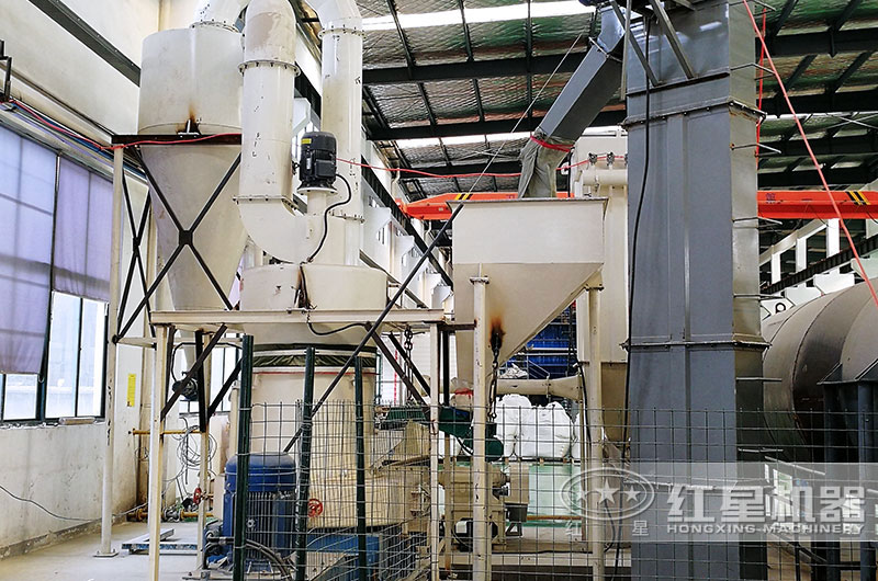 超細(xì)磨粉機(jī)現(xiàn)場 超細(xì)磨粉機(jī)現(xiàn)場