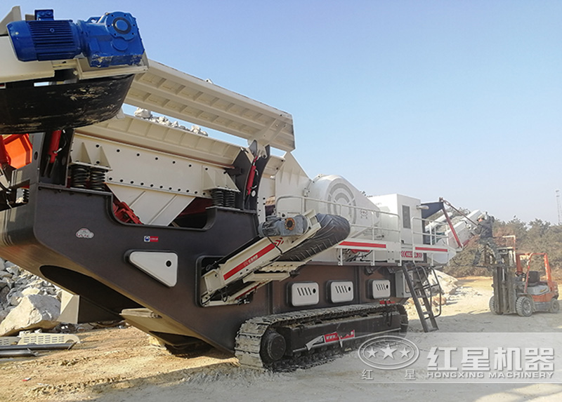 西峽-履帶式磚渣粉碎機(jī)現(xiàn)場(chǎng) 西峽-履帶式磚渣粉碎機(jī)現(xiàn)場(chǎng)